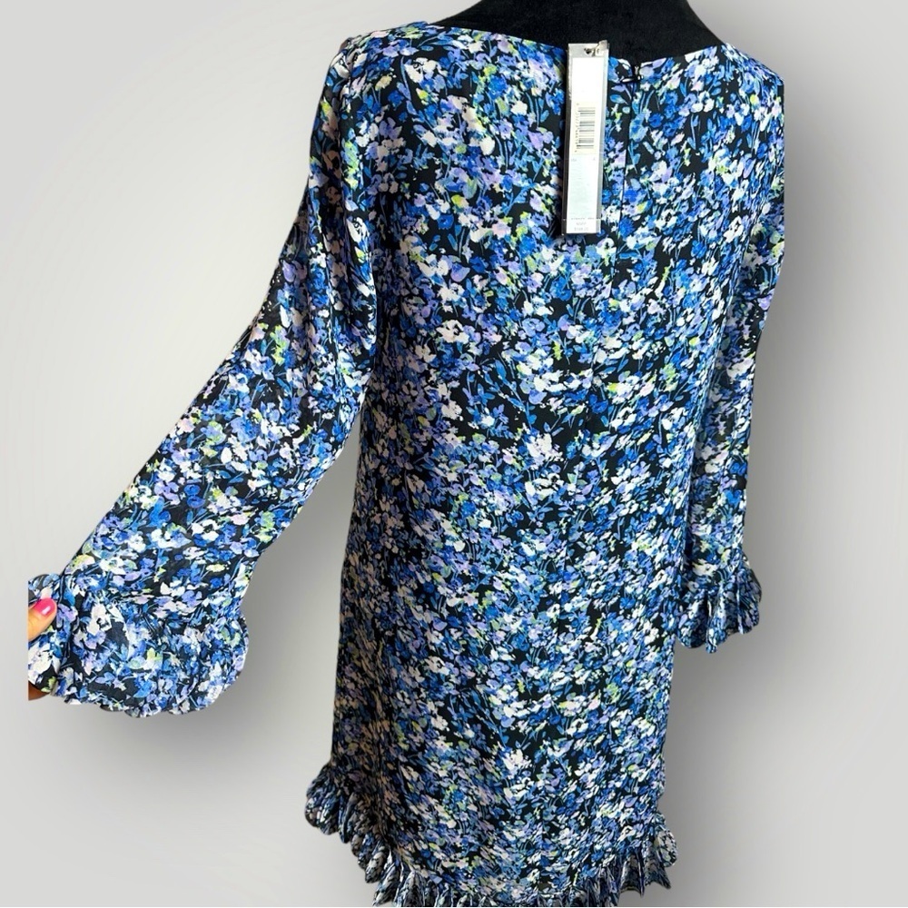 Brand: Tahari, new dress, size 4, floral with zipper at back. - Picture 6 of 15